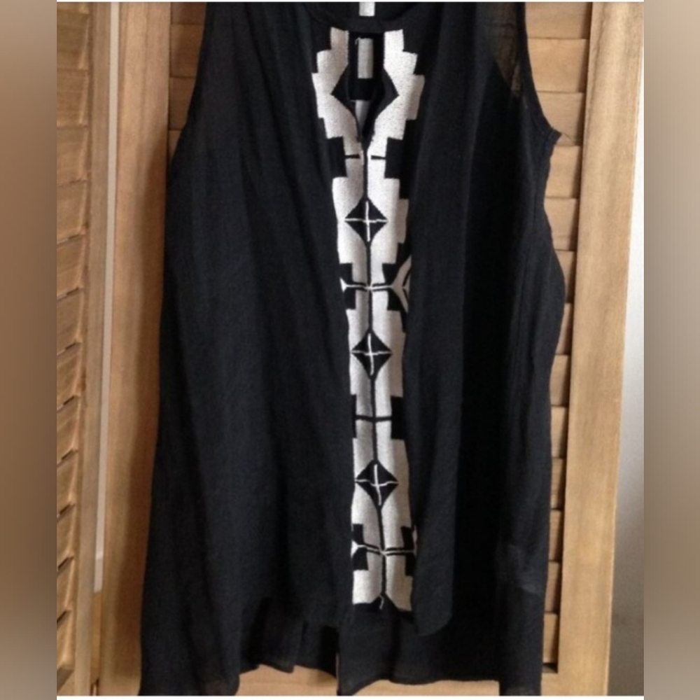 Black racerback tank casual and flowy.